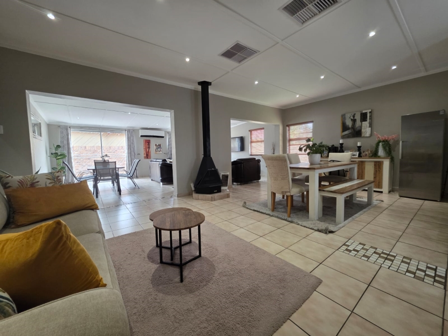 3 Bedroom Property for Sale in Carters Glen Northern Cape